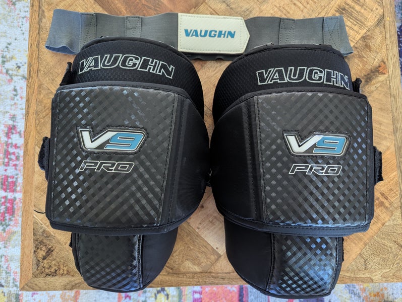 Vaughn V9 Pro Knee Pads Senior Avalanche (Used)