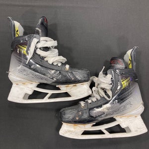 Senior Bauer Vapor Hyperlite 2 Hockey Skates 7.5 (Used)