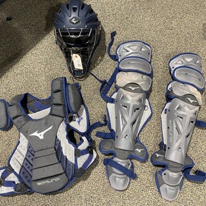 Youth Mizuno Samurai Catcher's Set (Used)