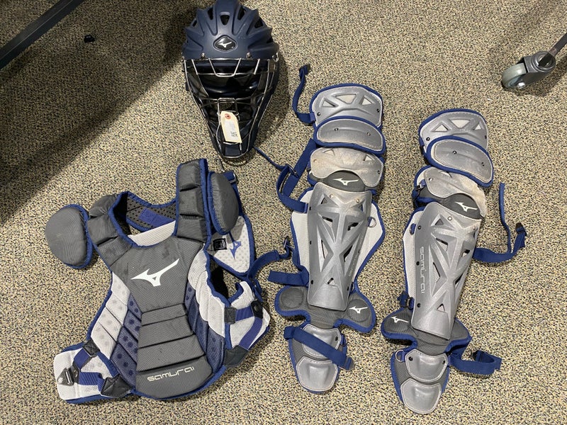 Youth Mizuno Samurai Catcher's Set (Used)