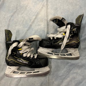 Youth Bauer Supreme M40 Hockey Skates Regular Width 13 (Used)
