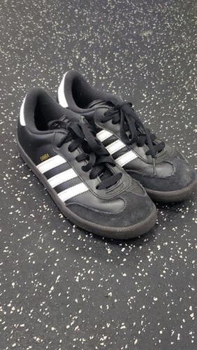 Used Adidas Soccer Indoor Shoes Black Junior 02.5 11849-S000029688