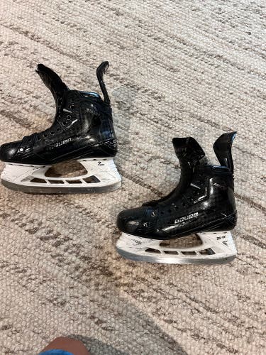 Bauer Supreme Mach Hockey Skates Regular Width 6.5 (Used)