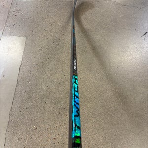 Junior Bauer Twitch Hockey Stick Right Handed P92 50 Flex (Used)