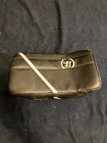 Black Junior Warrior Ritual G5 Goalie Blocker Regular (Used)