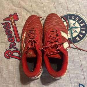 Red Men's Size M 11.5 (W 12.5) Adult New Balance Low Top 4040v7 Metal (Used)