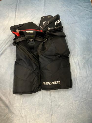 Black Intermediate Large Bauer Vapor Hyperlite Hockey Pants (Used)