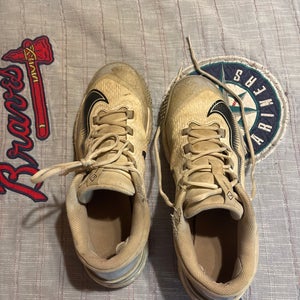 White Men's Size M 11.0 (W 12.0) Adult Nike Low Top Alpha Huarache Elite 4 Turf Turf Cleats (Used)