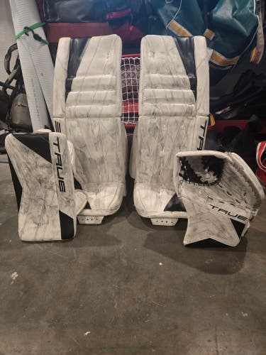 30" True 7X3 Regular Goalie Full Set (Used)