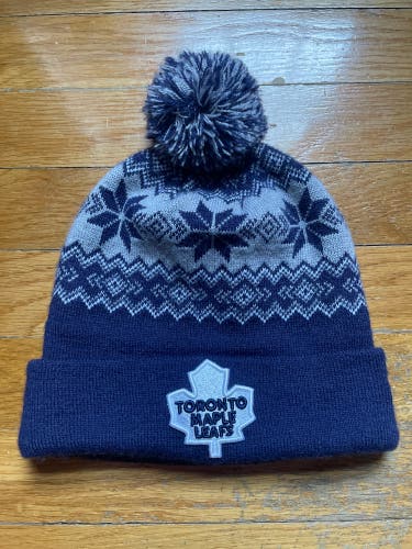 NWOT Toronto Maple Leafs Knit Hat