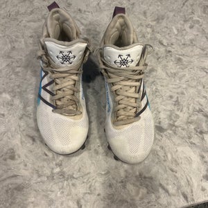 White Unisex Size M 7.0 (W 8.0) Adult New Balance Mid Top Freeze 4.0 Molded Cleats (Used)