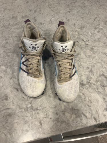 White Unisex Size M 7.0 (W 8.0) Adult New Balance Mid Top Freeze 4.0 Molded Cleats (Used)