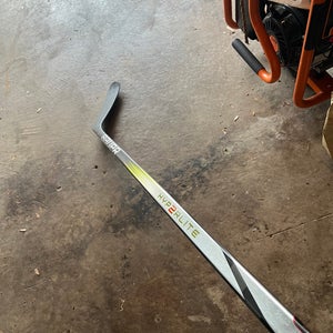 Senior Bauer Vapor Hyperlite Right Handed Hockey Stick P90TM Pro Stock (New)