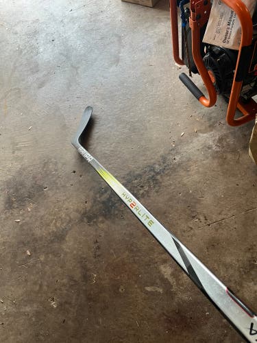 Senior Bauer Vapor Hyperlite Right Handed Hockey Stick P90TM Pro Stock (New)