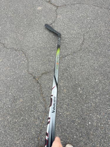 Intermediate Bauer Hyperlite 2 Hockey Stick Left Hand P92 (Used)