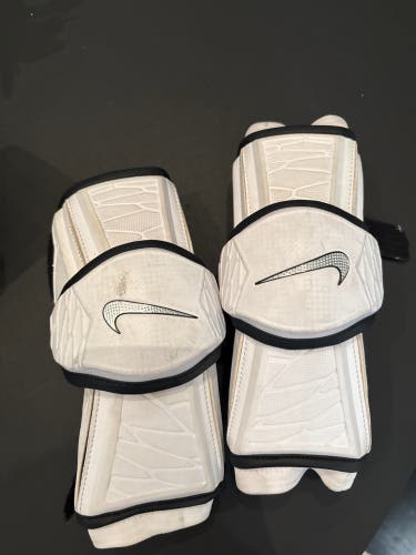Large Adult Nike Vapor Arm Pads (Used)