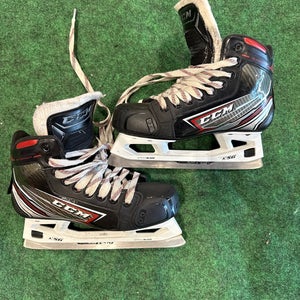 Intermediate CCM Jetspeed FT460 Hockey Goalie Skates (Regular) Size 4.5 (Used)