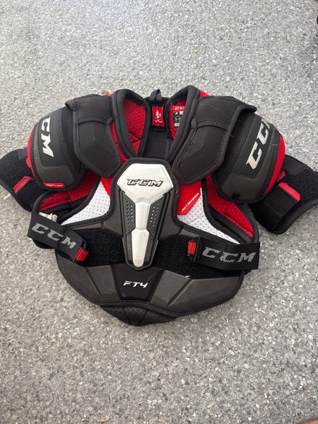 Junior Medium CCM JetSpeed FT4 Pro Shoulder Pads  (Used)