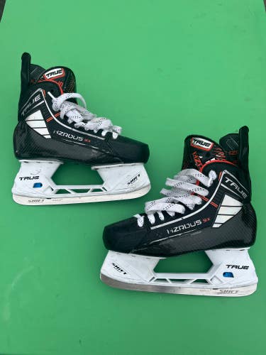 Senior True HZRDUS 9X Hockey Skates Wide Width 8.5