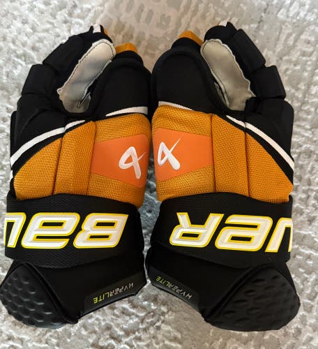 Bauer Vapor Hyperlite Gloves 14" (Used)