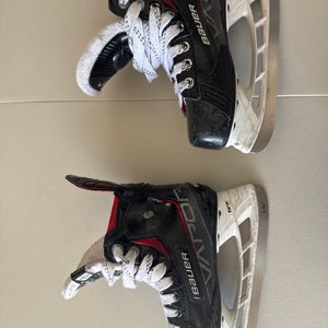 Used Youth Bauer vapor 3X pro size 13.5 Hockey skates