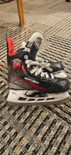 2024 Bauer Vapor X5 Pro Hockey Skates Regular Width 13.5 (Used)