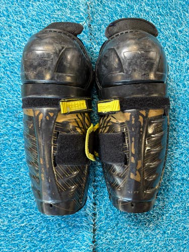 Youth CCM ASV Pro Shin Pads 10" (Used)