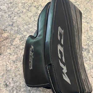 CCM Extreme Flex 500 Blocker Intermediate Regular (Used)