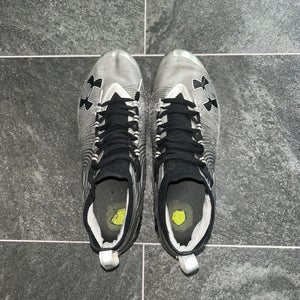 Silver Men's Size M 11.0 (W 12.0)  Under Armour Mid Top (Used)