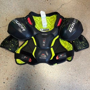 Medium Junior Bauer Vapor 3X Shoulder Pads (Used)