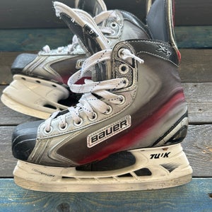 Bauer Vapor X 7.0 Hockey Skates Size 4 (Used)