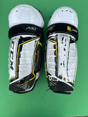 Junior CCM Super Tacks AS1 Shin Pads 13"