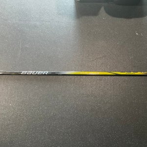 Senior Bauer Vapor Hyperlite 2 Right Handed Hockey Stick P28 (New)