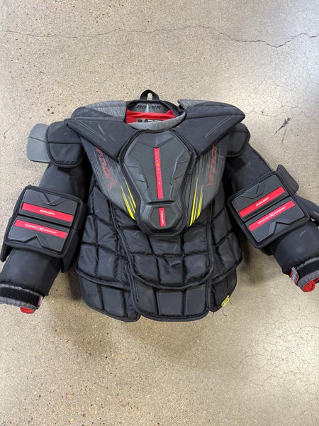Senior Small Bauer Vapor Hyperlite 2 Goalie Chest Protector (Used)
