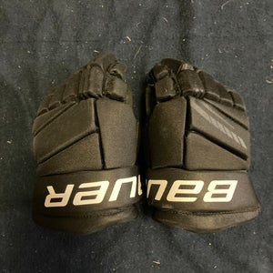 Black Junior Bauer Bauer X Gloves 11" (Used)