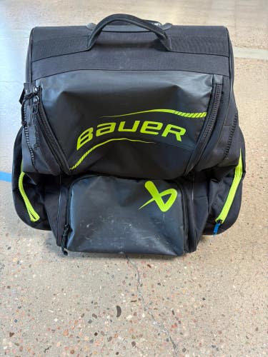 Bauer Elite Wheeled Backpack Bag *Broken Handle* (Used)