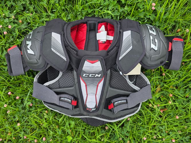 Small Senior CCM JetSpeed FT390 Shoulder Pads