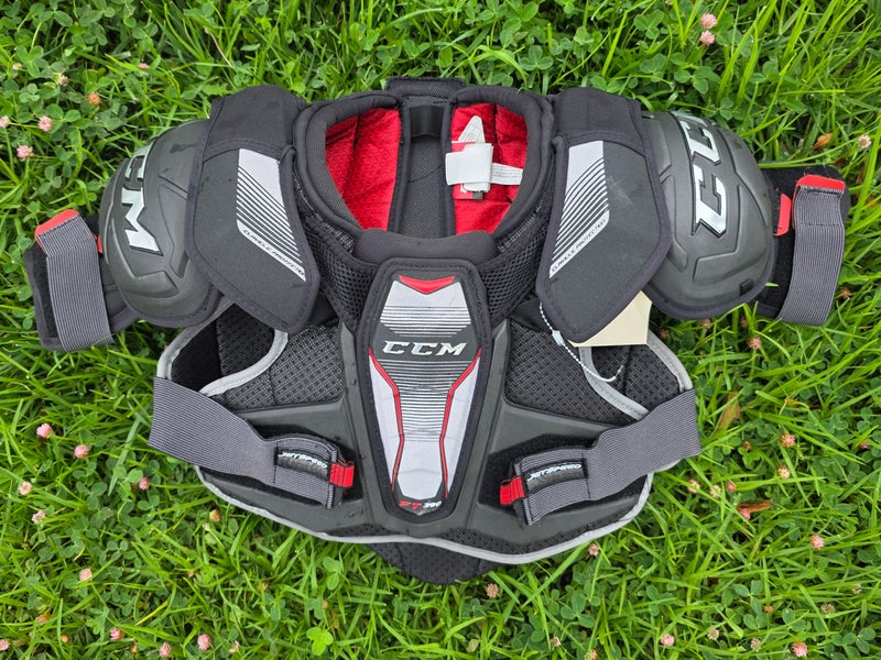 Small Senior CCM JetSpeed FT390 Shoulder Pads