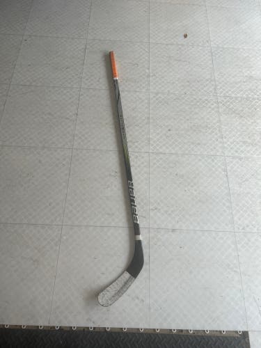 Intermediate Bauer Vapor Hyperlite 2 Right Handed Hockey Stick P92  (Used)