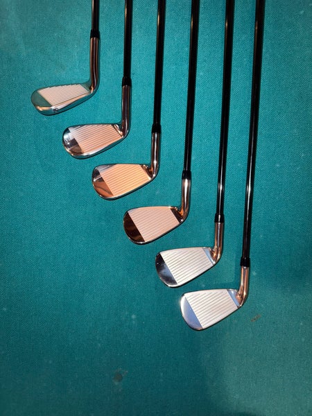 Men's 2024 Callaway Elyte X Right Handed 6-PW + GW Iron Set Regular Flex Graphite Shaft (New)