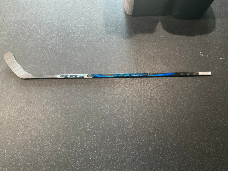 Senior *Blue* CCM Jetspeed FT7 Pro Right Handed Hockey Stick P92 (New)