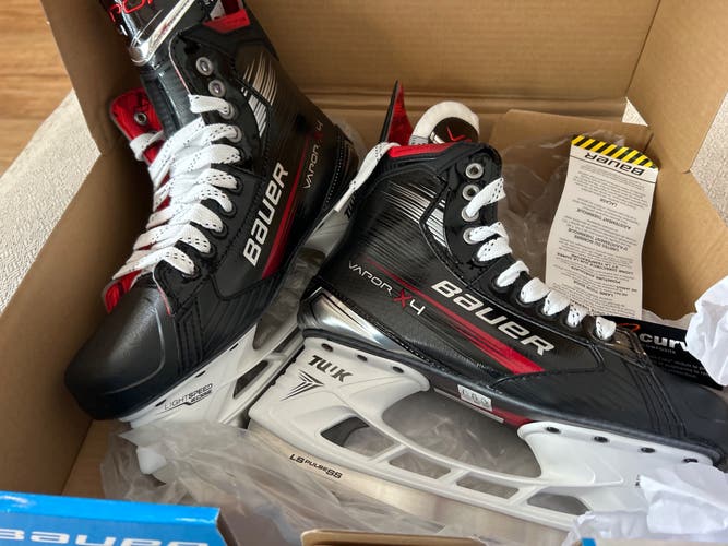 Bauer Vapor X4 Skates Size 9 Fit 2 New!