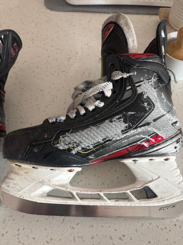 Bauer Vapor 2X Pro Hockey Skates Regular Width 6 (Used)