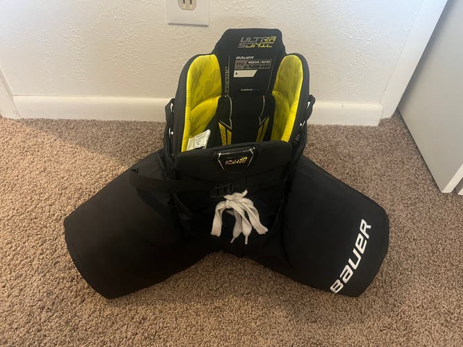 Medium Youth Bauer Supreme Ultrasonic Hockey Pants (Used)
