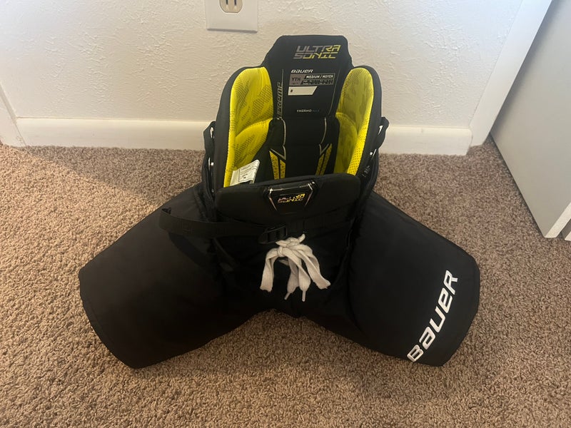 Medium Youth Bauer Supreme Ultrasonic Hockey Pants (Used)