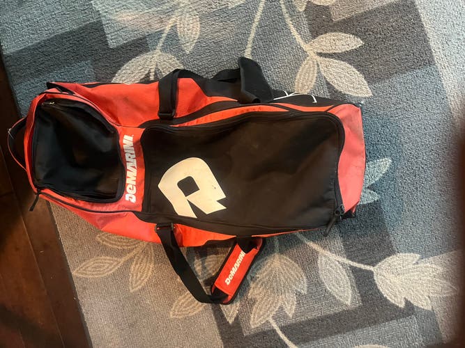 DeMarini Momentum Wheeled Bag