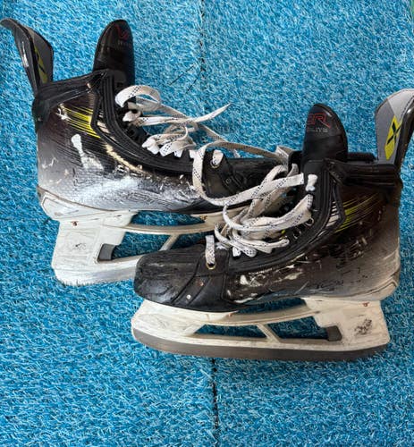 Senior Bauer Vapor Hyperlite 2 Hockey Skates 9.5 (Used)