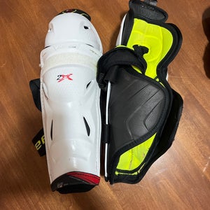 Intermediate Bauer Vapor 2x 12" Shin Pads (Used)