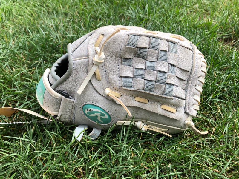 Rawlings Sure Catch RH Pitcher's Softball Glove 11" (Used)