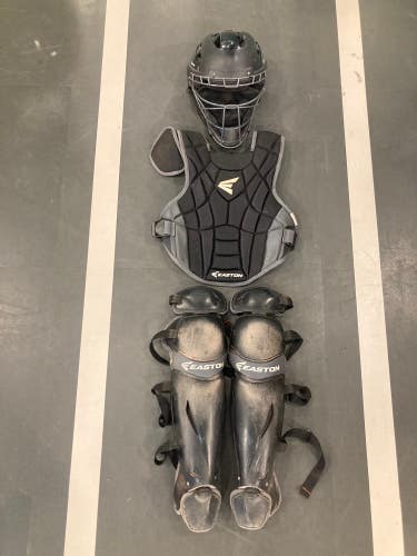 Easton M5 QwikFit Catcher's Set | Size: Intermediate